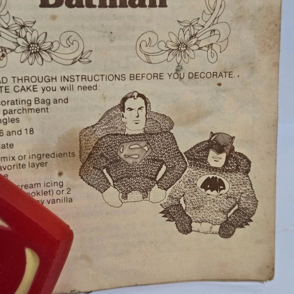 Vintage Wilton Superman / Batman Cake Pan Mold Set + Instructions Faces 1977